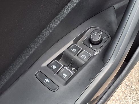 Used 2025 Volkswagen Jetta S image 14