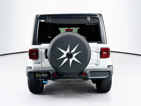 Used 2023 Jeep Wrangler Unlimited Sahara w/ Cold Weather Group AWD/4WD image 7