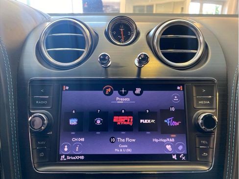 Used 2020 Bentley Bentayga image 15