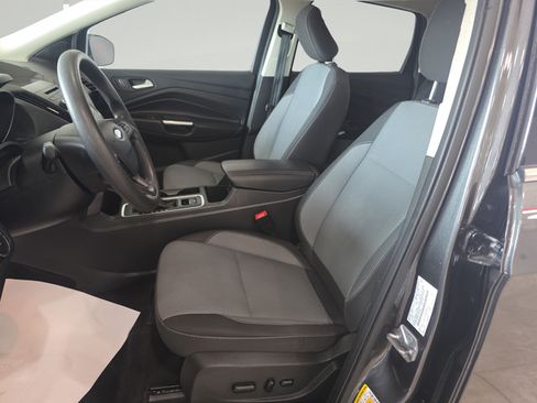 Used 2018 Ford Escape SE FWD image 12