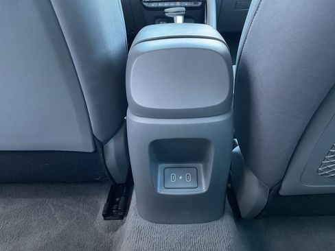 Used 2025 Hyundai Elantra SEL image 18