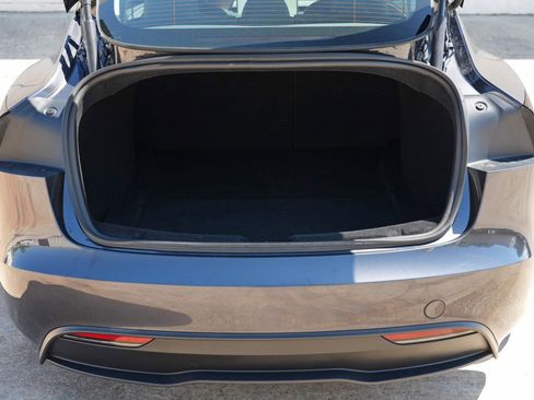 Used 2024 Tesla Model 3 image 10