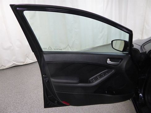 Used 2018 Kia Forte LX image 18