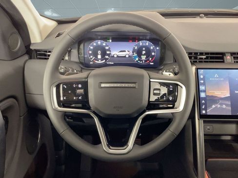 Used 2025 Land Rover Discovery Sport S image 14