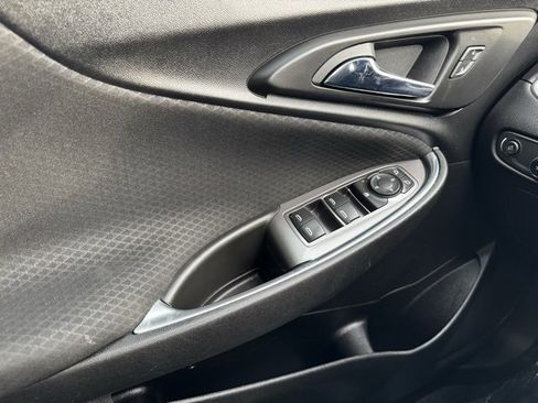 Used 2017 Chevrolet Malibu Hybrid image 29