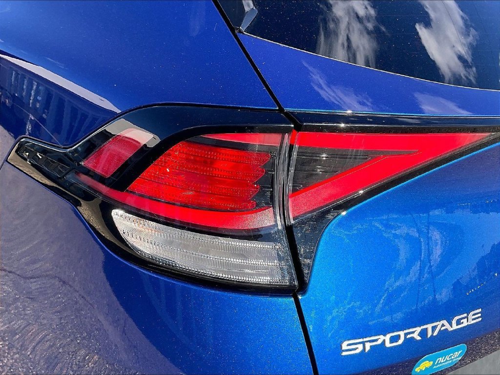 Used 2023 Kia Sportage EX AWD/4WD image 29