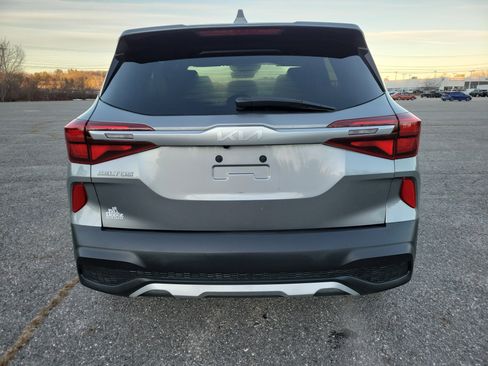 Used 2023 Kia Seltos LX image 6