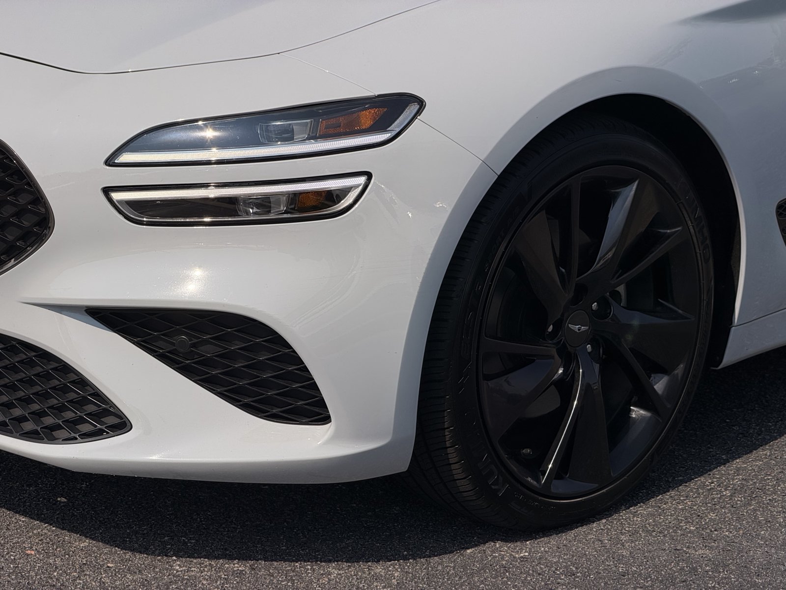 Used 2023 Genesis G70 2.0T w/ Sport Prestige Package RWD image 8