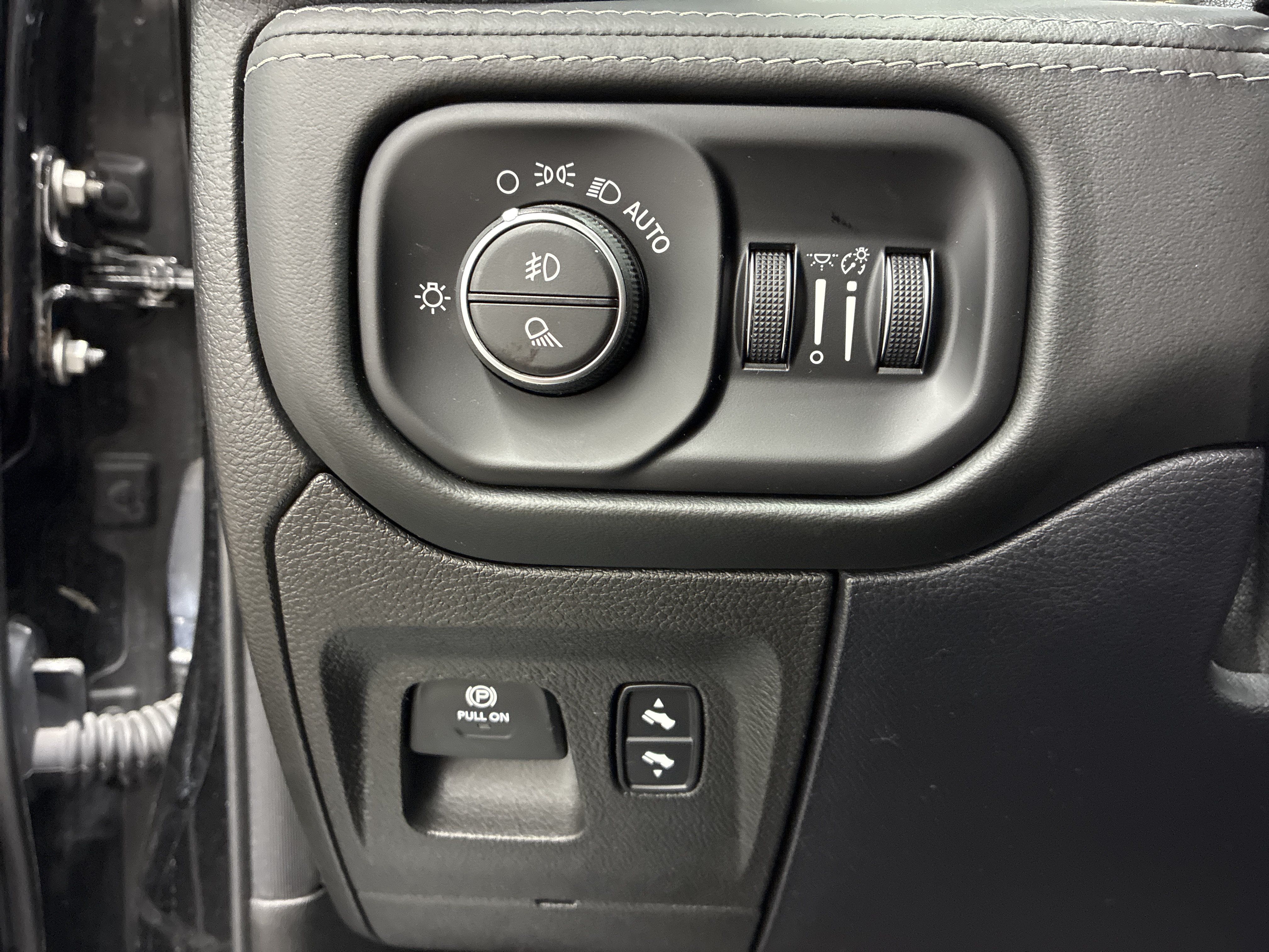 Used 2019 RAM 1500 Limited AWD/4WD image 20