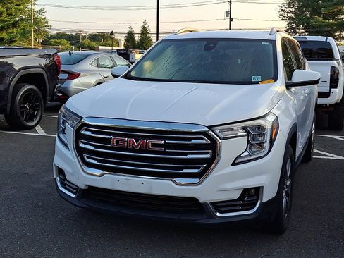 Used 2022 GMC Terrain SLT AWD/4WD image 2