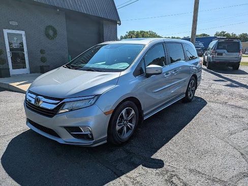 Used 2018 Honda Odyssey Touring image 2