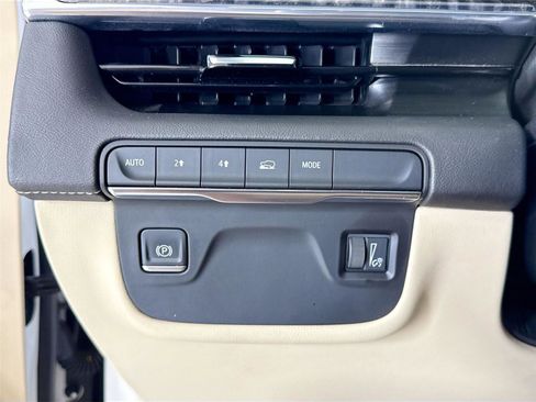 Used 2021 Cadillac Escalade Premium Luxury AWD/4WD image 25