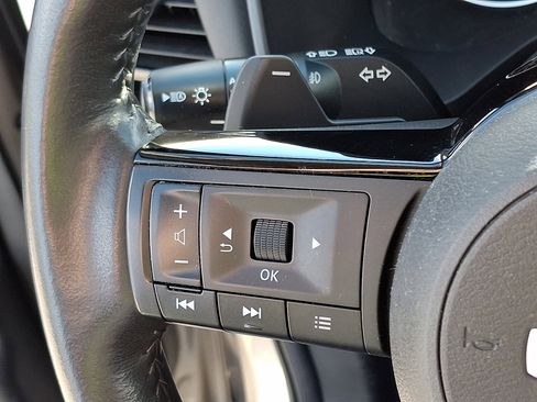 Used 2021 Nissan Rogue SL image 22