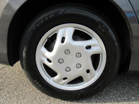 Used 2012 Toyota Camry LE FWD image 8