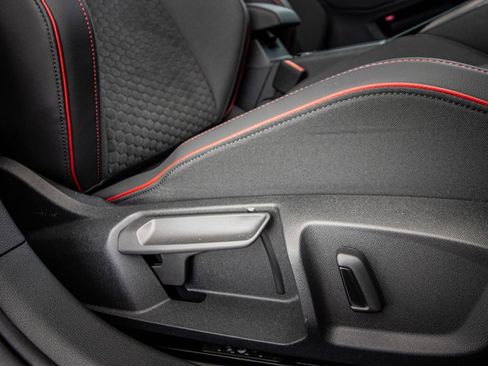 Used 2025 Volkswagen GTI SE FWD image 21