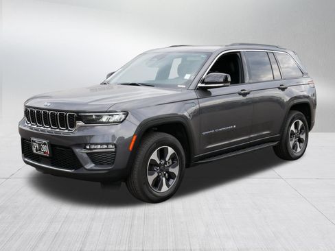 Used 2024 Jeep Grand Cherokee Limited 4xe AWD/4WD image 3