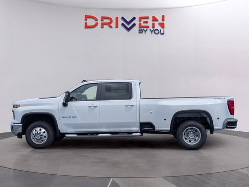 New 2026 Chevrolet Silverado 3500 LT w/ All Star Edition AWD/4WD image 2