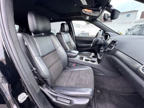 Used 2019 Jeep Grand Cherokee Altitude image 18