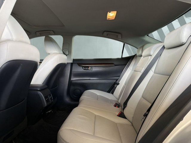 Used 2014 Lexus ES 350 w/ Luxury Package FWD image 11