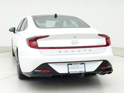 Used 2023 Hyundai Sonata Limited w/ Preferred Accessory Package image 6