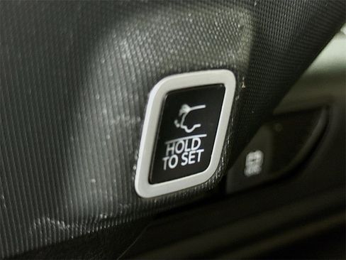 Used 2023 Jeep Grand Cherokee 4WD 4xe image 30