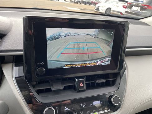 Used 2023 Toyota Corolla Cross L image 19