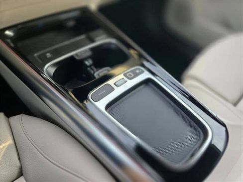 Certified 2025 Mercedes-Benz GLA 250 image 13