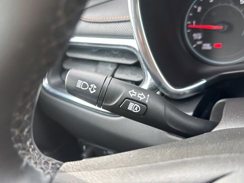 Used 2024 Chevrolet Equinox Premier image 30