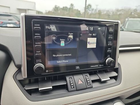 Used 2021 Toyota RAV4 XLE Premium image 22