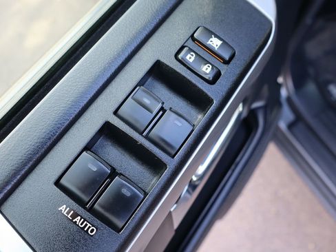 Used 2020 Toyota 4Runner SR5 image 29