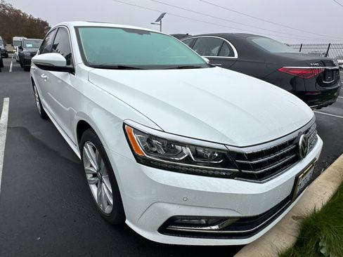 Used 2017 Volkswagen Passat 1.8T SE image 2