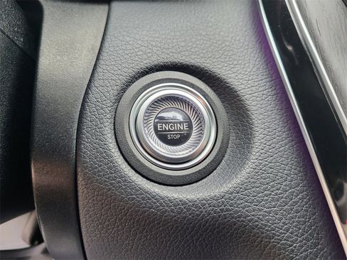 Used 2019 Mercedes-Benz C 300 4MATIC Sedan image 24