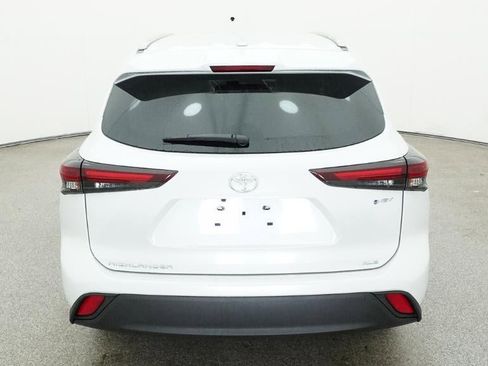 New 2026 Toyota Highlander XLE image 7