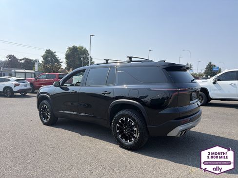 Used 2025 Chevrolet Traverse Z71 w/ Enhanced Driving Package AWD/4WD image 3