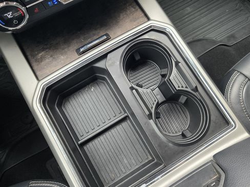 Certified 2022 Ford F250 Lariat w/ Chrome Package image 15