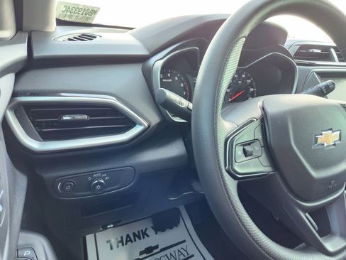 Used 2021 Chevrolet TrailBlazer LS image 24