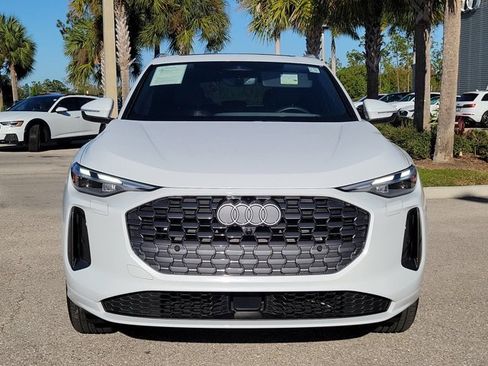 Certified 2025 Audi Q5 2.0T Premium w/ Convenience Package image 3