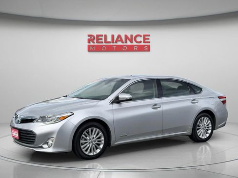 Used 2013 Toyota Avalon Limited FWD image 2
