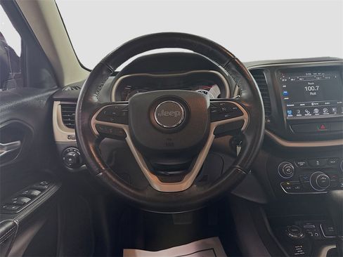 Used 2017 Jeep Cherokee Latitude w/ Comfort & Sound Group image 18