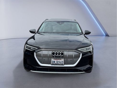 Used 2019 Audi e-tron Prestige w/ Prestige Package AWD/4WD image 2