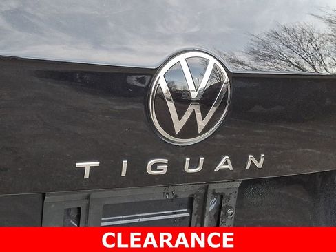 Used 2023 Volkswagen Tiguan SE image 30