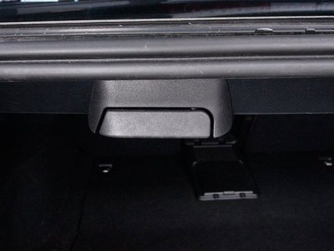 Used 2012 Mercedes-Benz E 350 4MATIC Sedan image 52