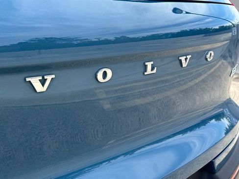 Certified 2023 Volvo XC40 B5 Ultimate w/ Climate Package AWD/4WD image 37