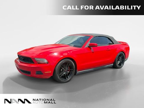 Used 2012 Ford Mustang Convertible RWD image 1