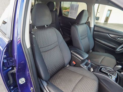 Used 2017 Nissan Rogue SV w/ SV Premium Package AWD/4WD image 27