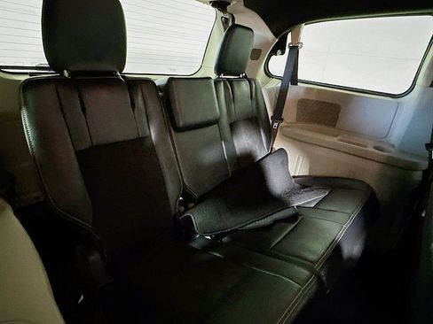 Used 2019 Dodge Grand Caravan SXT FWD image 25