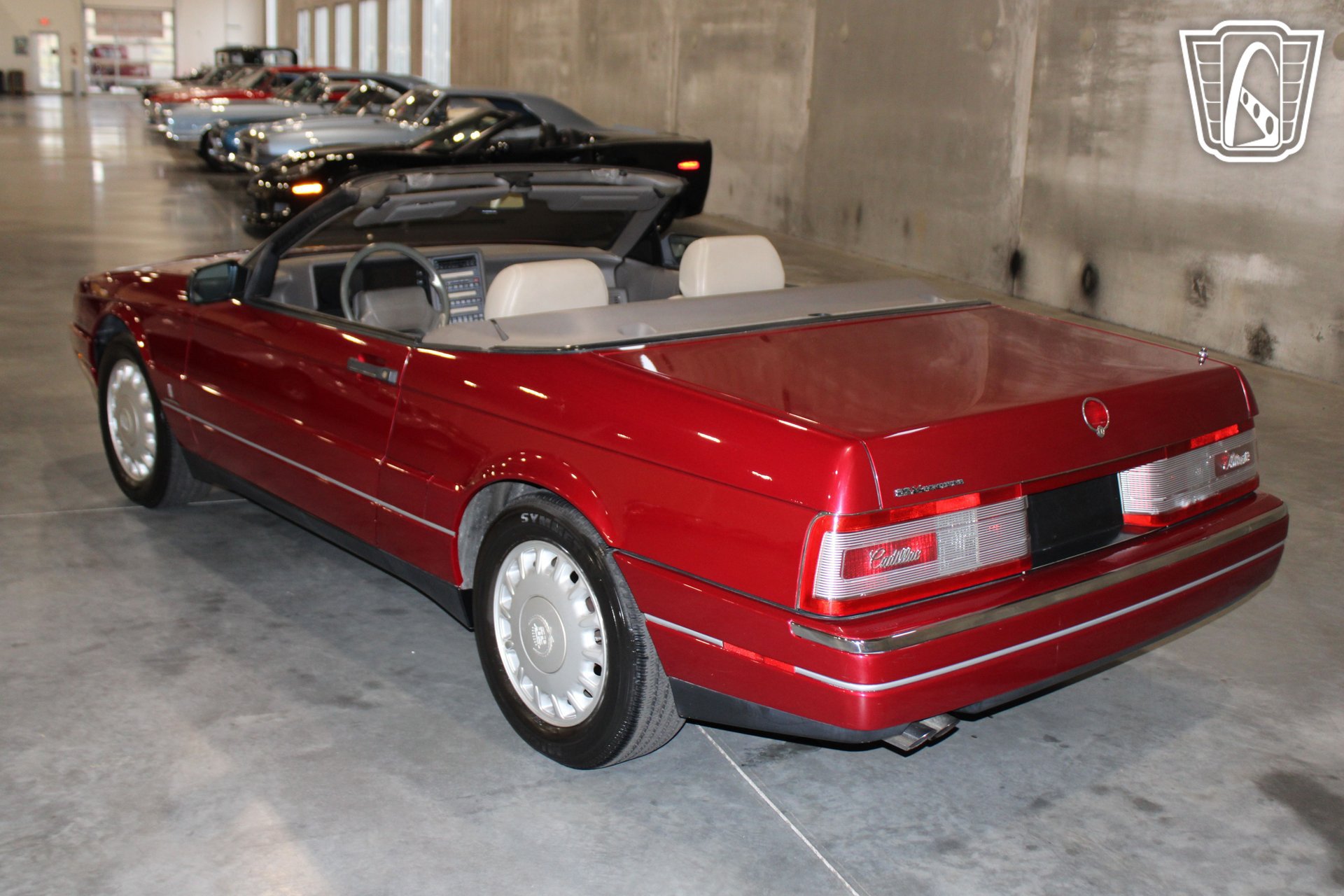 Used 1993 Cadillac Allante FWD image 3