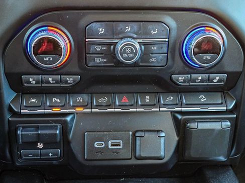 Used 2020 Chevrolet Silverado 1500 LTZ w/ LTZ Premium Package image 20