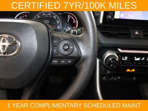 Used 2025 Toyota RAV4 XLE AWD/4WD image 21