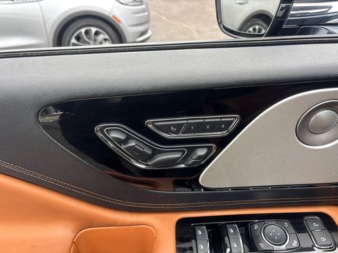 Used 2021 Lincoln Aviator Black Label Grand Touring w/ Class IV Trailer Tow Package image 12